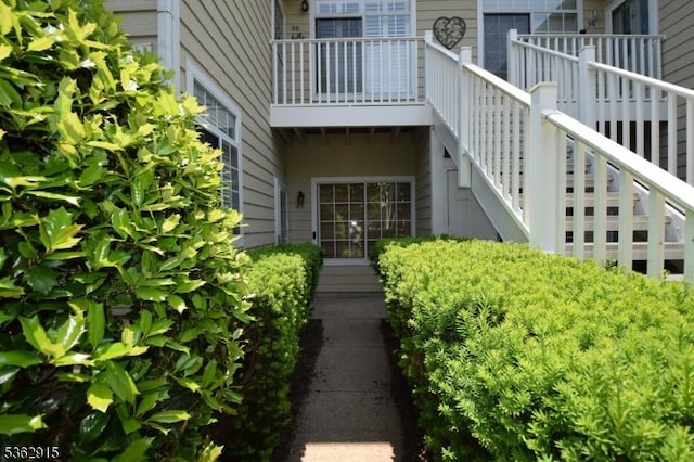97 Wescott Rd, Bedminster Twp, NJ 07921 - view of exterior entry