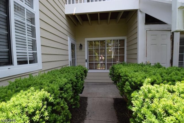 97 Wescott Rd, Bedminster Twp, NJ 07921 - view of exterior entry
