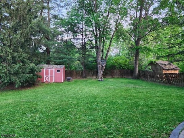 10 Grandin Dr, Raritan Twp, NJ 08822 - view of yard