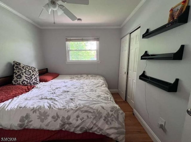 10 Grandin Dr, Raritan Twp, NJ 08822 - bedroom featuring light wood-type flooring, a closet, ornamental molding, baseboards, and a ceiling fan