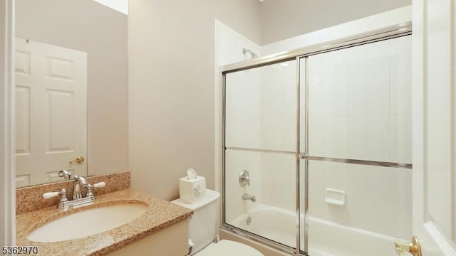9 Independence Ct, Franklin Twp, NJ 08873 - full bath featuring vanity and bath / shower combo with glass door