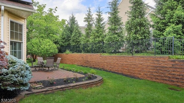 9 Independence Ct, Franklin Twp, NJ 08873 - view of yard with a patio