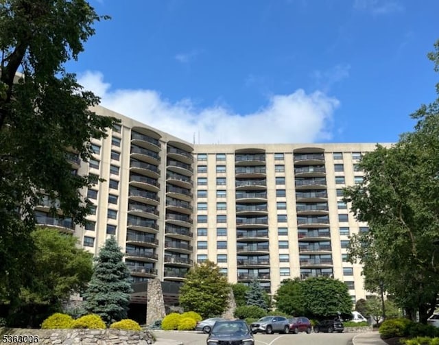 2 Claridge Dr Unit 7Ie, Verona Twp, NJ 07044 - view of apartment building / complex