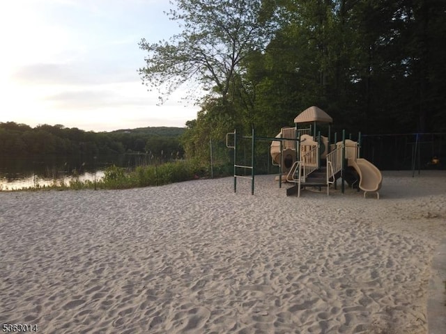 6 Summit Ter, Kinnelon Boro, NJ 07405 - view of communal playground