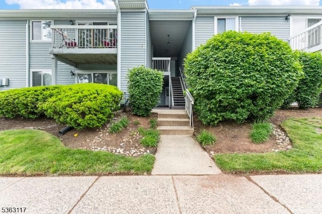 20 Beaconsfield Pl, Franklin Twp, NJ 08873 - view of property with stairway