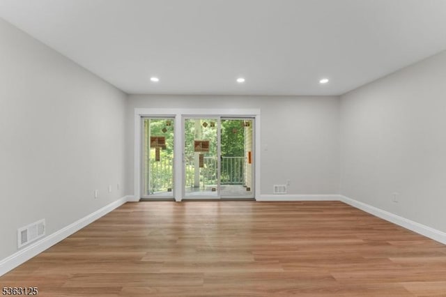 35 Amethyst Way, Franklin Twp, NJ 08823 - empty room featuring light wood finished floors, recessed lighting, and baseboards