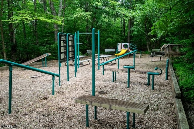 64 Pond Hollow Dr, Jefferson Twp, NJ 07438 - view of property's community