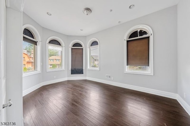 69 Summit Rd, Elizabeth City, NJ 07208 - spare room with baseboards, dark wood-type flooring, and recessed lighting