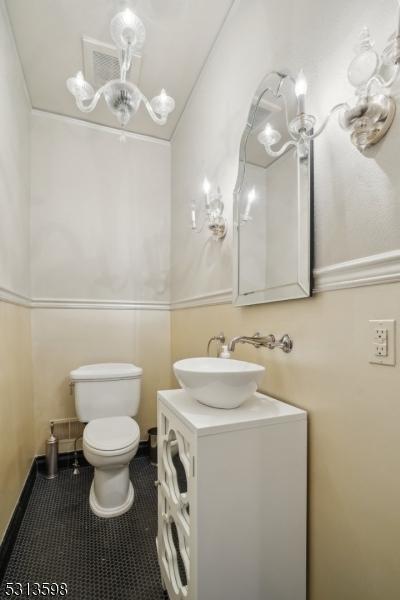 40 Highland Ave, Millburn Twp, NJ 07078