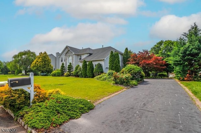 8 Staudt Ct, Franklin Twp, NJ 08873 - view of front of property with a front lawn