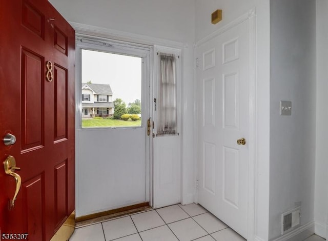 8 Staudt Ct, Franklin Twp, NJ 08873 - foyer entrance featuring light tile patterned flooring and baseboards