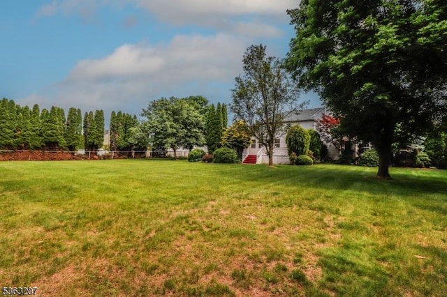 8 Staudt Ct, Franklin Twp, NJ 08873 - view of grassy yard