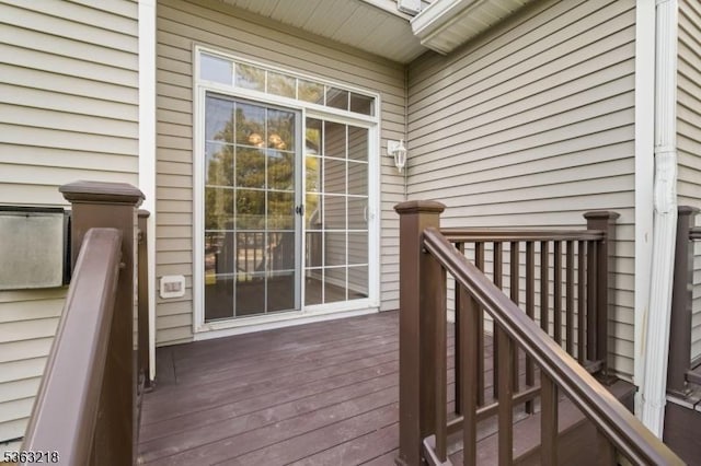 133 Marlboro Cir, Lopatcong Twp, NJ 08886 - view of wooden terrace