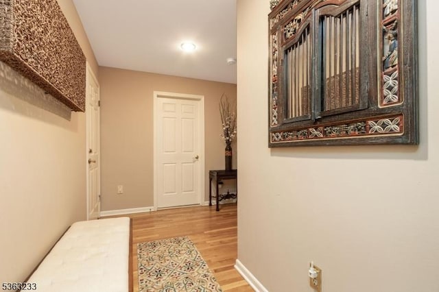 21 Stafford Ln, Bedminster Twp, NJ 07921 - hall with wood finished floors, baseboards, and recessed lighting