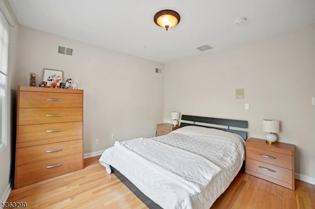 14 Mount Freedom Ave, Randolph Twp, NJ 07869 - bedroom with light wood-type flooring and baseboards