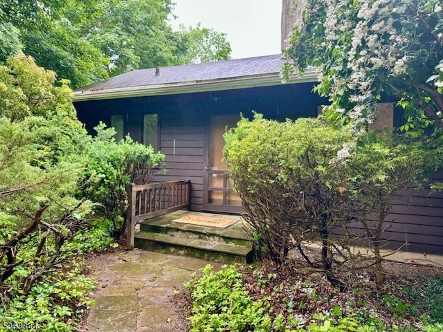 24 Lake Trl, Harding Twp, NJ 07960 - back of property with covered porch