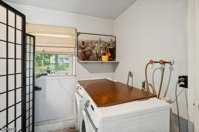 1 Beaver Brook Dr, Vernon Twp, NJ 07461 - laundry room featuring washer and dryer