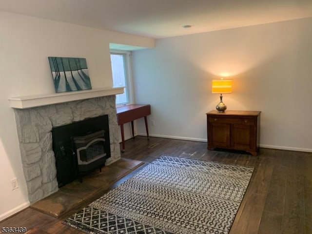 17 Village Way Unit 4, Vernon Twp, NJ 07462 - living room with wood finished floors and baseboards
