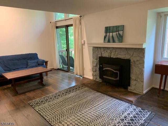 17 Village Way Unit 4, Vernon Twp, NJ 07462 - sitting room with wood finished floors