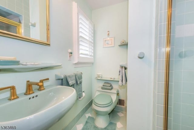38 Longview Dr, Hanover Twp, NJ 07981 - full bath with tile patterned floors and a shower