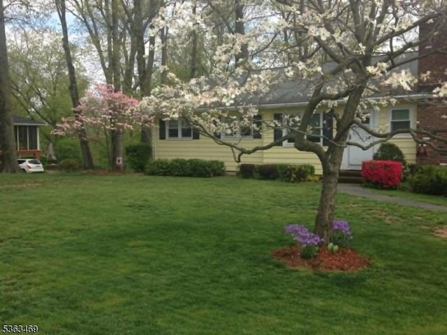 38 Longview Dr, Hanover Twp, NJ 07981 - view of grassy yard