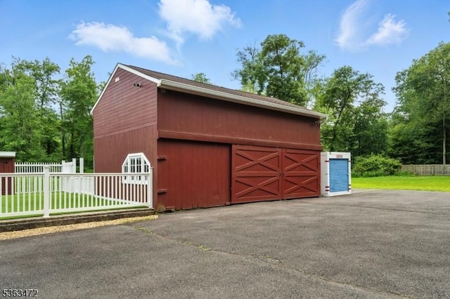 34 Millbrook Rd, Harding Twp, NJ 07976 - view of garage