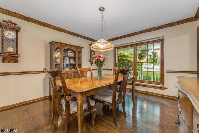 4 Fisher Ct, Raritan Twp, NJ 08822 - dining area featuring wood finished floors and ornamental molding