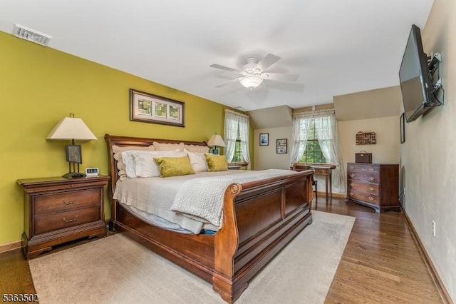 4 Fisher Ct, Raritan Twp, NJ 08822 - bedroom featuring wood finished floors and ceiling fan