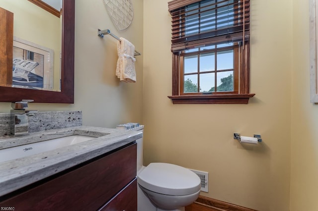 4 Fisher Ct, Raritan Twp, NJ 08822 - bathroom with vanity and toilet