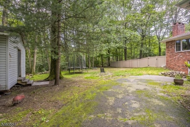 3 Christine Ct, Kinnelon Boro, NJ 07405 - view of yard featuring a trampoline