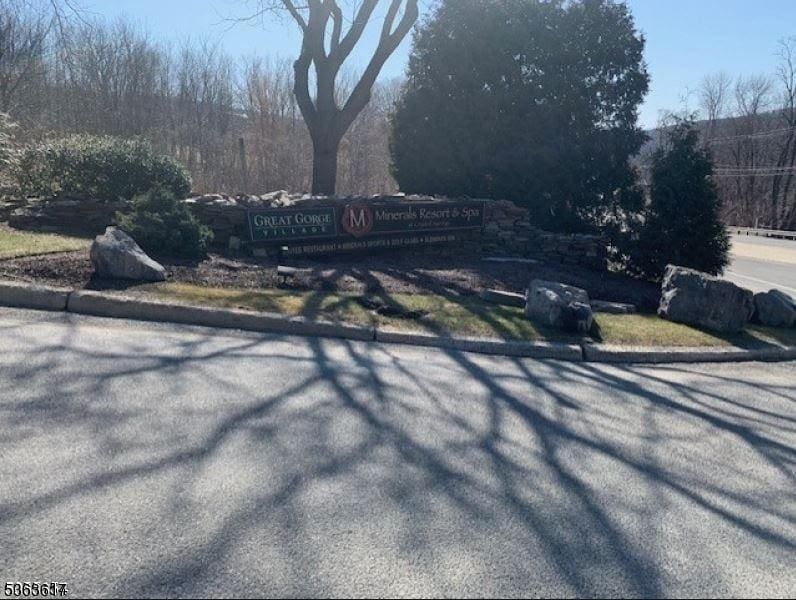 5 Pevero Dr Unit 4, Vernon Twp, NJ 07462 - view of yard