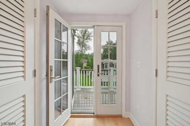 135 Weston Ave, Chatham Boro, NJ 07928 - entryway featuring wood finished floors and baseboards
