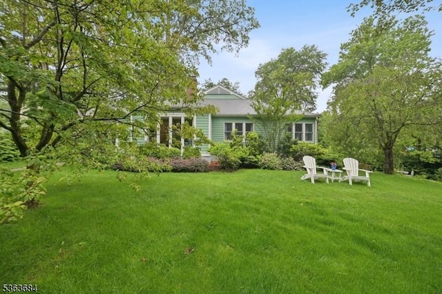 135 Weston Ave, Chatham Boro, NJ 07928 - view of grassy yard