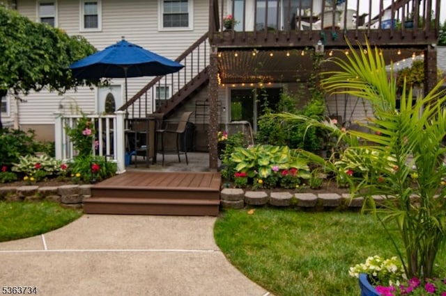 127 Walnut Ave, Franklin Twp, NJ 08873 - entrance to property featuring a patio area