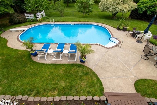 127 Walnut Ave, Franklin Twp, NJ 08873 - view of swimming pool featuring a patio area