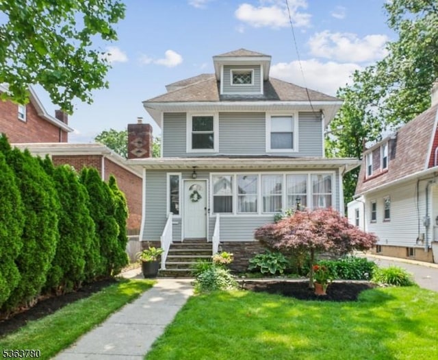 118 E Lincoln Ave, Roselle Park Boro, NJ 07204 - american foursquare style home with a front lawn
