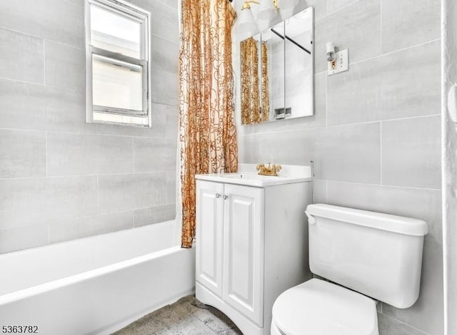 410-412 Kerrigan Blvd, Newark City, NJ 07106 - bathroom featuring toilet, shower / tub combo with curtain, vanity, and tile walls