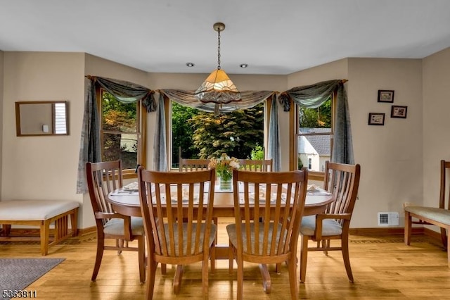214 Glenside Pl, North Plainfield Boro, NJ 07060 - dining room with light wood-style floors