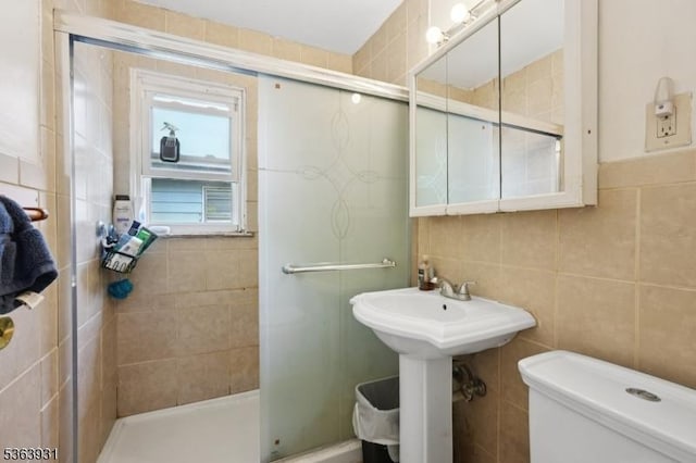 9 Lee Ct, Maplewood Twp, NJ 07040 - full bath featuring tile walls and a shower stall