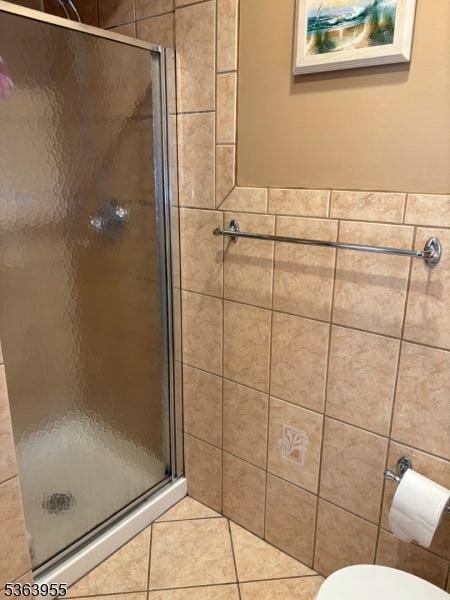 85 Stonehenge Ter, Clark Twp, NJ 07066 - full bath featuring a shower stall and tile patterned floors