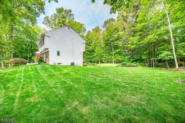 46 Deerfield Dr, Hardyston Twp, NJ 07416 - view of grassy yard