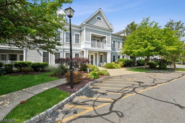 5003 Brookfield Glen Dr, White Twp, NJ 07823 - view of front of property featuring a balcony