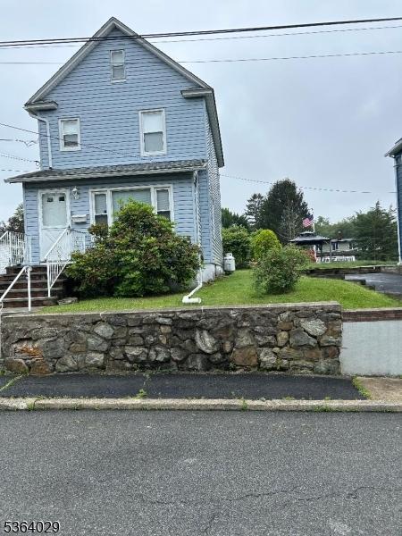 13 N St, Netcong Boro, NJ 07857 - view of front facade featuring a front yard