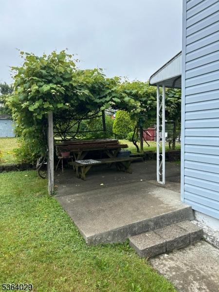 13 N St, Netcong Boro, NJ 07857 - view of parking