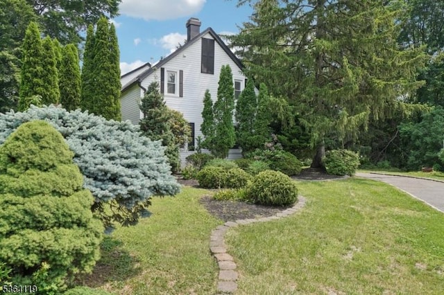 24 Tuers Pl, Montclair Twp, NJ 07043 - view of grassy yard