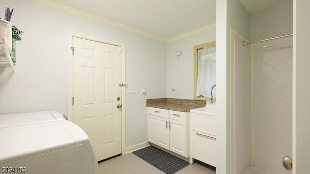 165 Rock Rd W, Green Brook Twp, NJ 08812 - laundry area featuring washer and dryer and crown molding