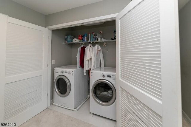 3 Indigo Rd, Allamuchy Twp, NJ 07840 - laundry area with washing machine and dryer