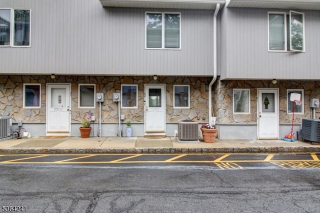 6 Essex St Unit F-32, Belleville Twp, NJ 07109 - multi unit property with stone siding