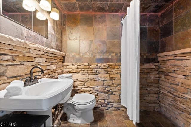231 Woods Rd, Hillsborough Twp, NJ 08844 - full bath with curtained shower and stone finish floors