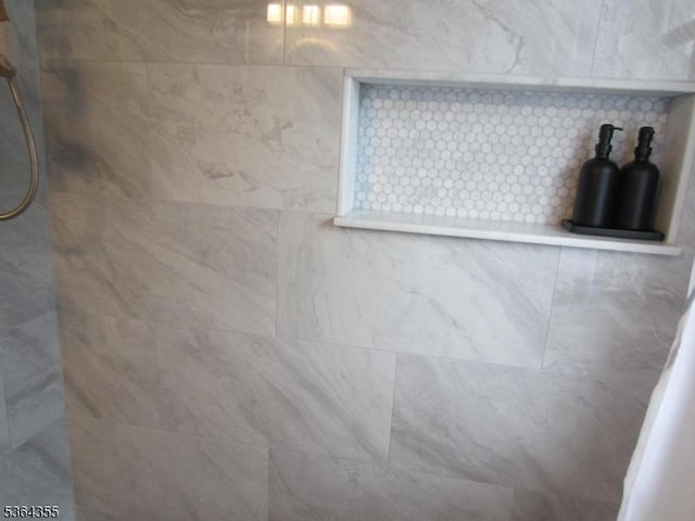 7 Brunswick Ave, Union Twp, NJ 07088 - bathroom view of tiled shower